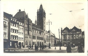 Basel market square with town hall * approx. 1930