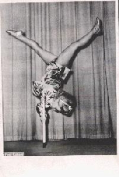 Balancing act Mariandl Circus br. 3/10/1957