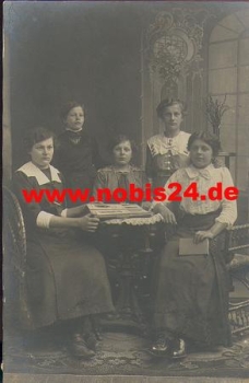 Women with a real photo album, o 13.4.1916