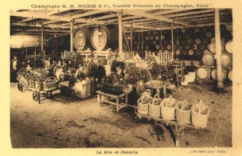 Champagnerkellerei, La Mise en Bouteille, * ca. 1920