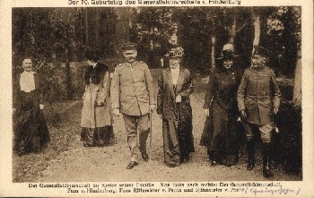 Field Marshal von Hindenburg 70th birthday with family * around 1917