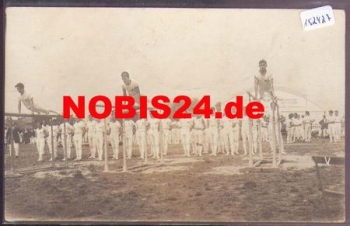 Schweiz Herren Barrenturnen Echtfoto *ca. 1910