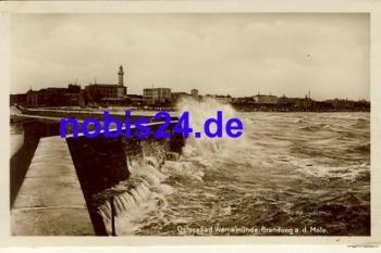 Warnemunde breakers at the pier o 1927