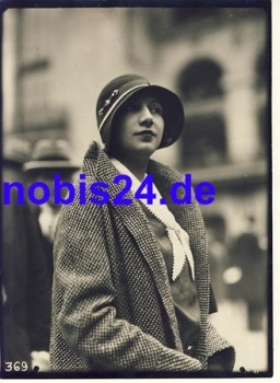 Lady with hat fashion large photo ca.A5