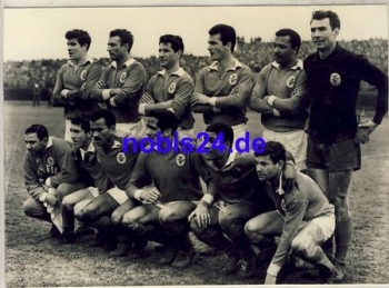 Benefica Lisbon football team real photo, large photo, approx. A5 sports picture Walter Rohrlapper Leipzig