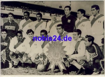 Peru Fussball Nationalmannschaft Echtfoto Grossfoto ca.1970 Sportbild Walter Rohrlapper Leipzig