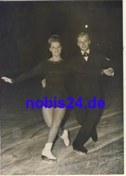 Figure skating pair skating Romans *ca.1970