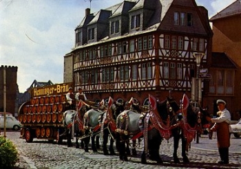 Henniger Bräu Bierwagen Sechser-Pferdegespann gebr. ca. 1960