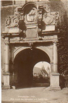 98574 Schmalkalden durch Schlosstor an Stadtkirche *ca.1930