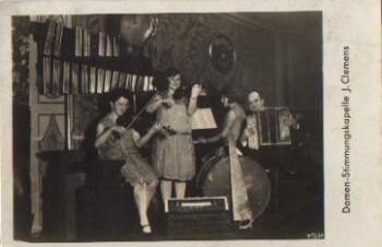 Ladies mood band, J. Clemens real photo * approx. 1930