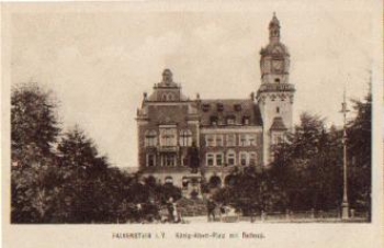 08223 Falkenstein Vogtland Koenig-Albert Platz mit Rathaus  * ca. 1910
