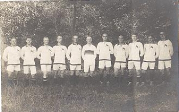 Erfurt football team group photo * ca. 1913