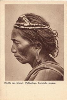 Philipine Indio with headdress Ingorotsche moeder * ca. 1930