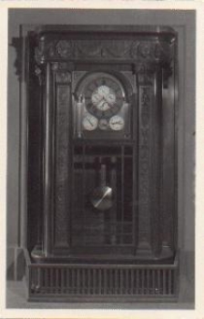 Kunstuhr hinter Glas, Echtfoto * ca. 1930