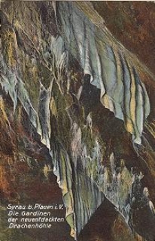 08548 Syrau curtains of the newly discovered dragon cave grotto *ca. 1930