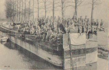 Deutsche Soldaten 1. WK. Gruppenfoto auf Schiff * ca. 1915