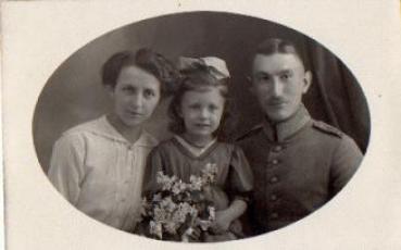 German officer WWI with family real photo * around 1915