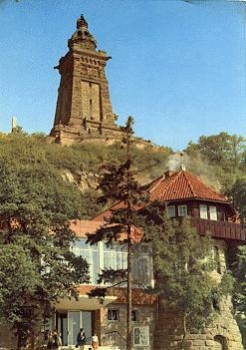 06567 Kyffhaeuser Denkmal mit HOG Burghof * ca. 1970