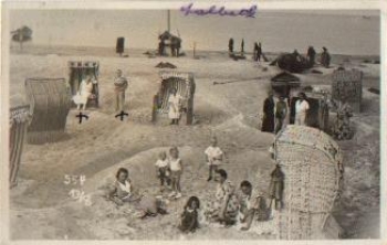 17419 Ahlbeck beach chairs beach fashion used. circa 1930