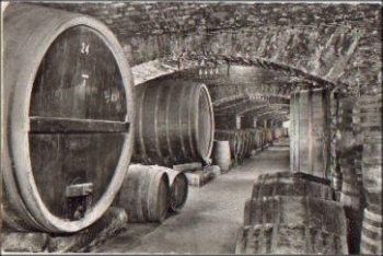 53508 Mayschoss Mayschosser winegrowers' association wine barrels, used. 5/21/1957
