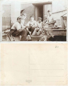 Construction worker mason having breakfast * around 1930