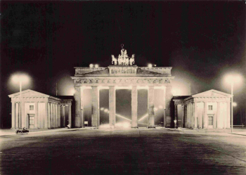 Berlin Brandenburger Tor Nachtaufnahme alte Ansichtskarte o 1963