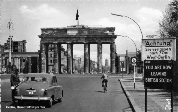 Berlin, Brandenburg Gate, seen from West Berlin – circa 1950