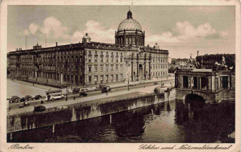 Berlin Schloss und Nationaldenkmal alte Ansichtskarte o 1940