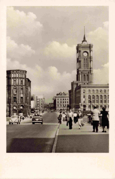 Berlin Rathausstrasse mit altem Rathaus Alte Ansichtskarte * 1956