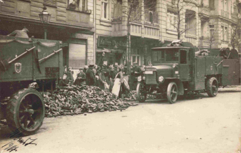 Berlin Kohlenanlieferung mit LKW Echtfoto um 1907