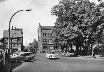 Bitterfeld Markt mit Rathaus o 1975