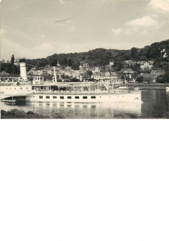 Wachwitz Dresden steamer "Leipzig" in front of the Elbe terrace around 1965