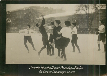 Feld Handball Dresdensia Dresden - Berlin Echtfoto um 1920
