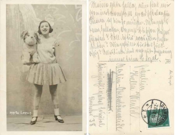 Herta Loewe with toy dog ​​original autograph o 2.11.1928