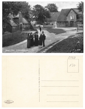 25938 Foehr island Frisian houses traditional costumes * approx. 1930