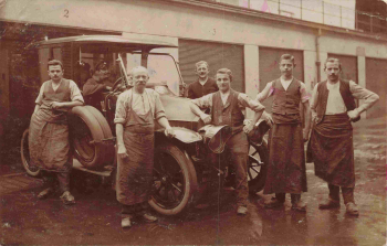 Lindaua Leipzig Autowerkstadt mit Auto vermutlich DUX Echtfotokarte o 1914