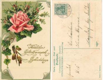 rote Rose mit Knospen und Efeublätter Geburtstags Prägekarte o ca. 1910