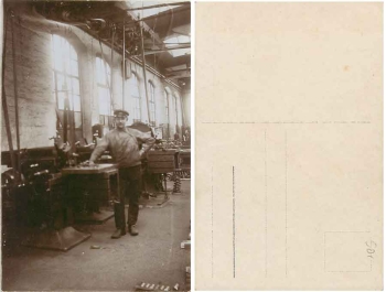 Schlosser / Mechaniker  an Werkbank * ca. 19