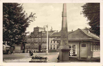 Zwönitz Erzgebirge Rathaus und Postsäule o 1954
