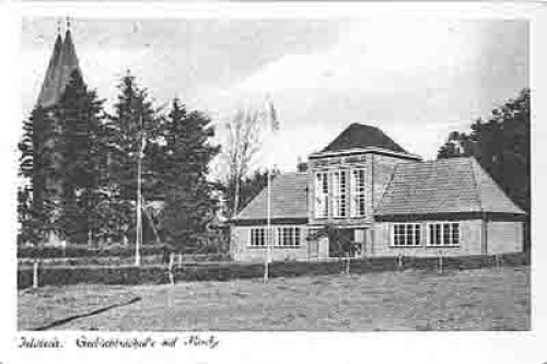 Idstedt Gedächtnishalle mit Kirche o 19.8.56