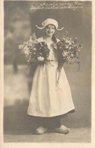van der Meer Annetja German-Dutch singer 1920 ​Autograph on the back