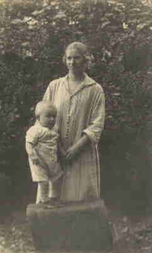Mother with toddler real photo card * ca. 1920