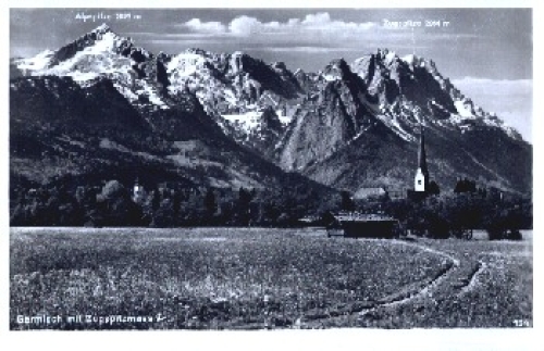 82437 Garmisch mit Zugspitzmassiv o 18.8.193782467 Garmisch mit Zugspitzmassiv o 18.8.1937