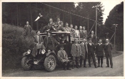 Truck group photo * around 1950