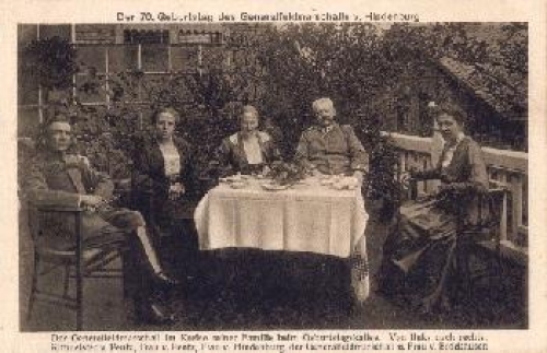 Field Marshal von Hindenburg family at birthday coffee WW1 * 1917
