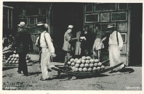 Alkmaar, Kaasmarkt, cheese market, cheese carrier, * approx. 1950