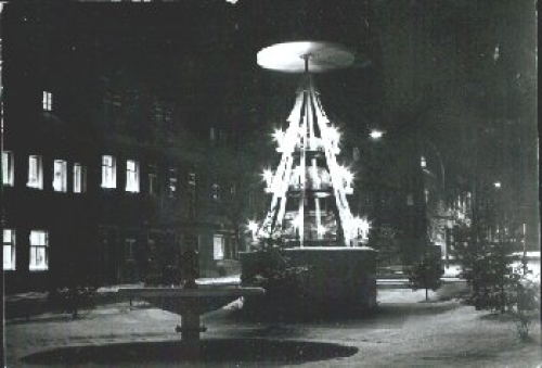 Schlettau market with pyramid at Christmas time * approx. 1980