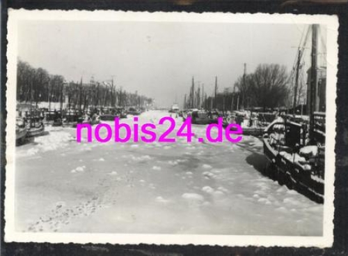 Warnemunde frozen on the river o March 2nd, 1980