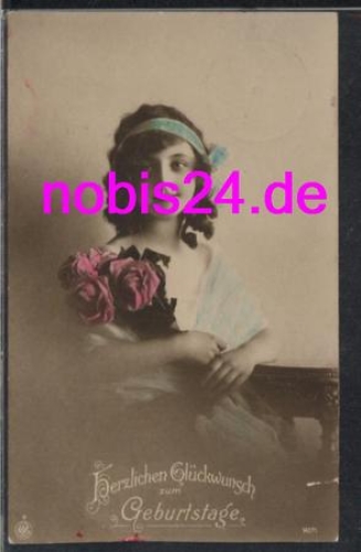 Mädchen mit Rosen Geburtstag o 11.11.1915