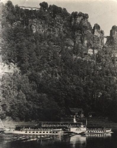 Elbdampfer "Dresden" vor der Bastei o 16.1.1961